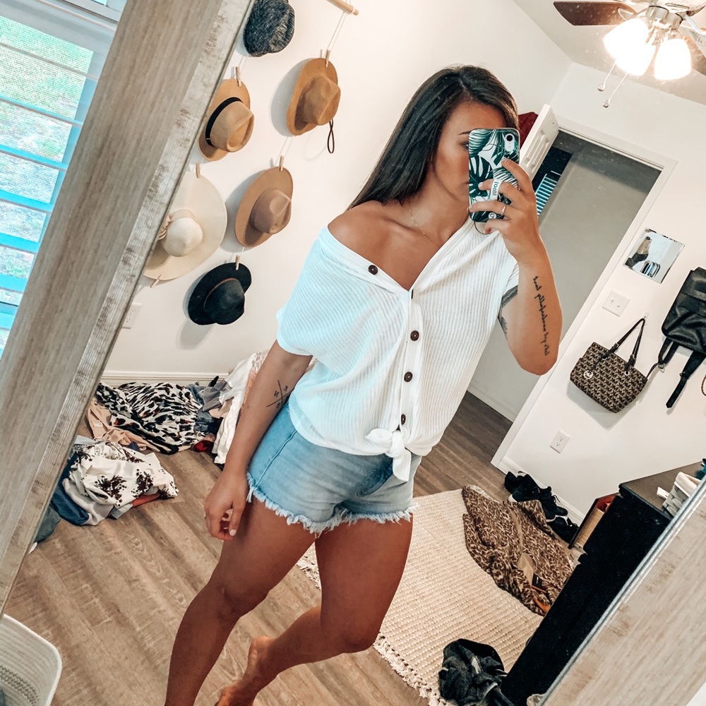 Adorable white button up!!